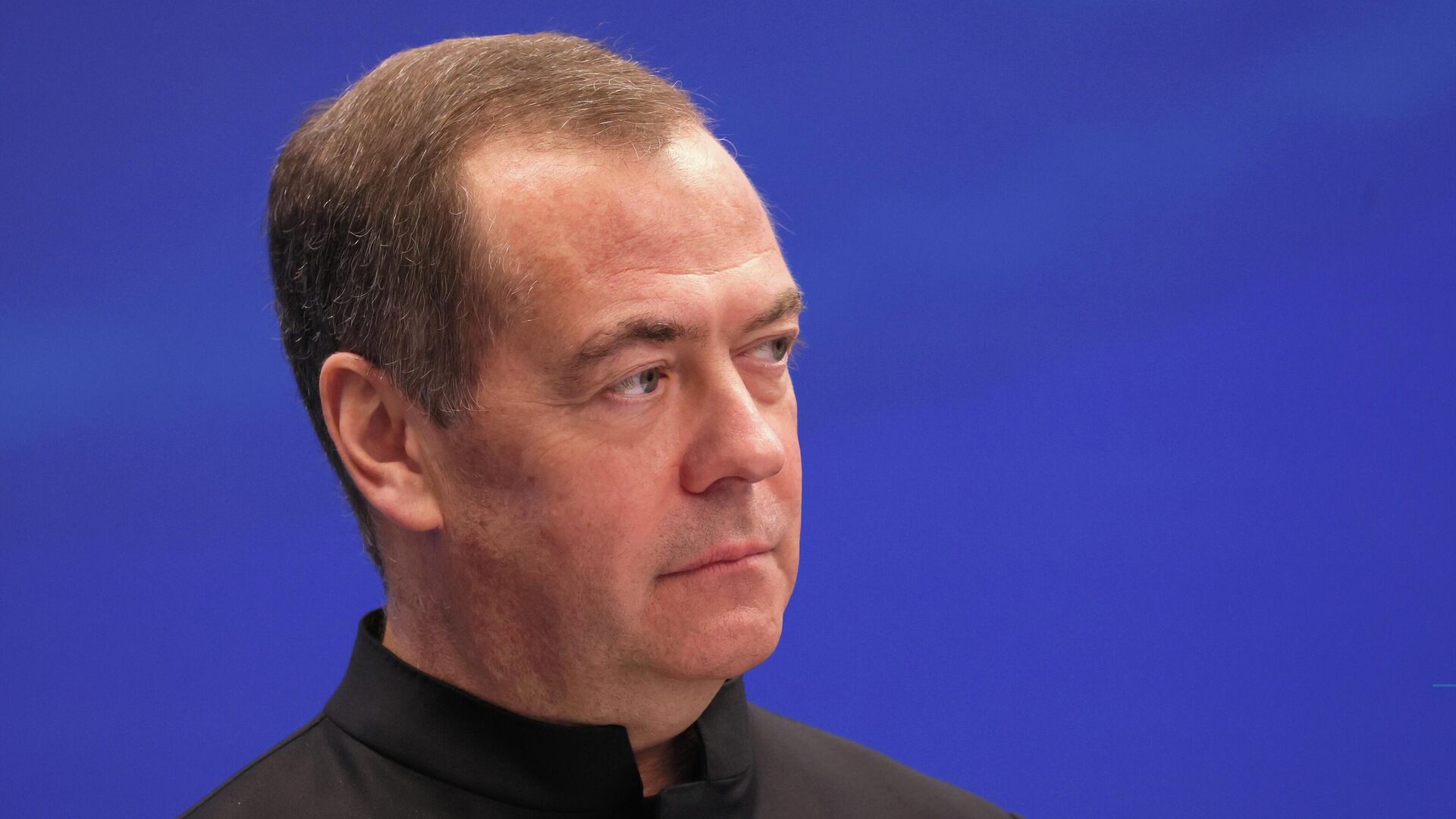 Медведев сообщил, что на первом этапе съезда ЕР утвердит список кандидатов на выборы