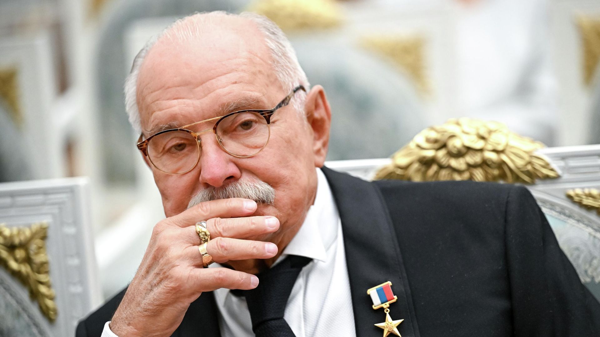 Михалков считает глупостью удаление сцен с наркотиками из фильмов