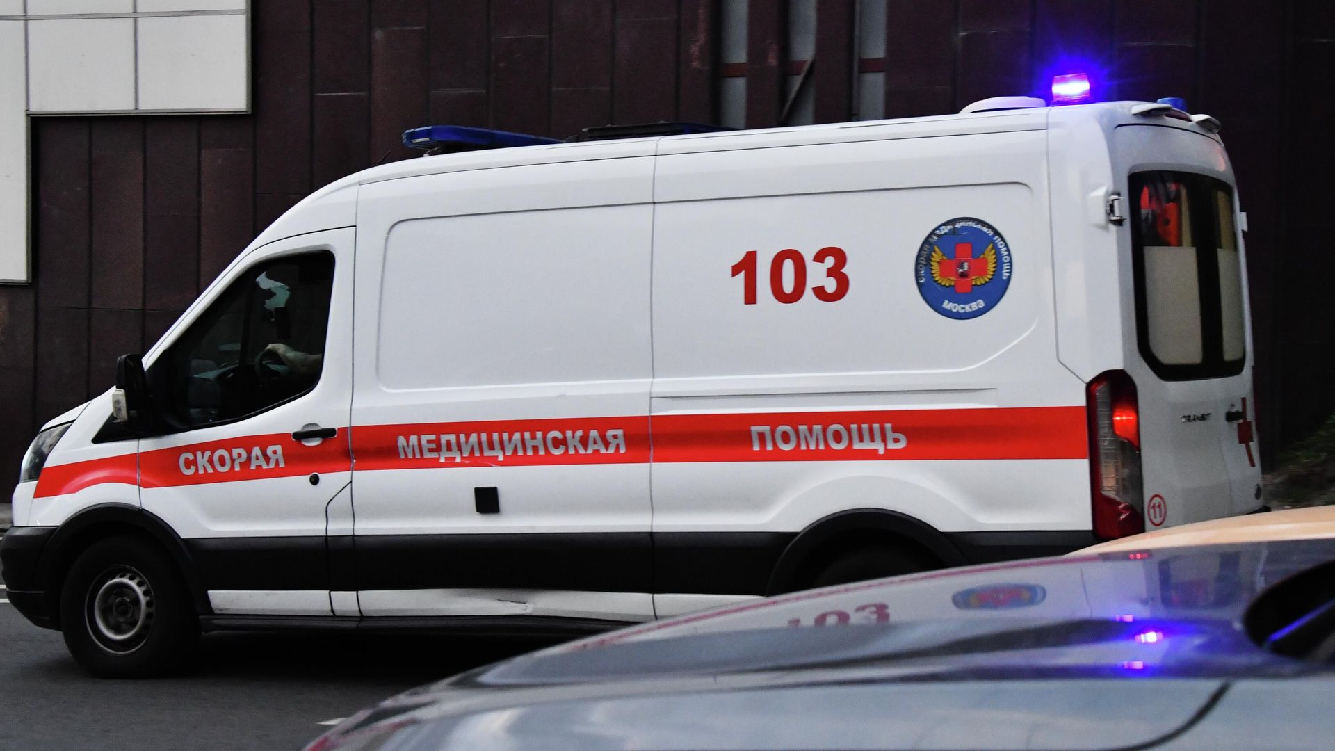 Тринадцать человек получили ранения при атаке дрона ВСУ на многоэтажный дом в Ялте
